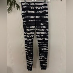 lululemon high times shady palm  Black and White Patterned Leggings